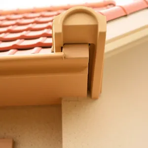 Jaki kolor podbitki do ceglastego dachu