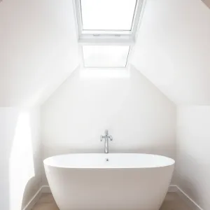 Jakie okno dachowe do łazienki